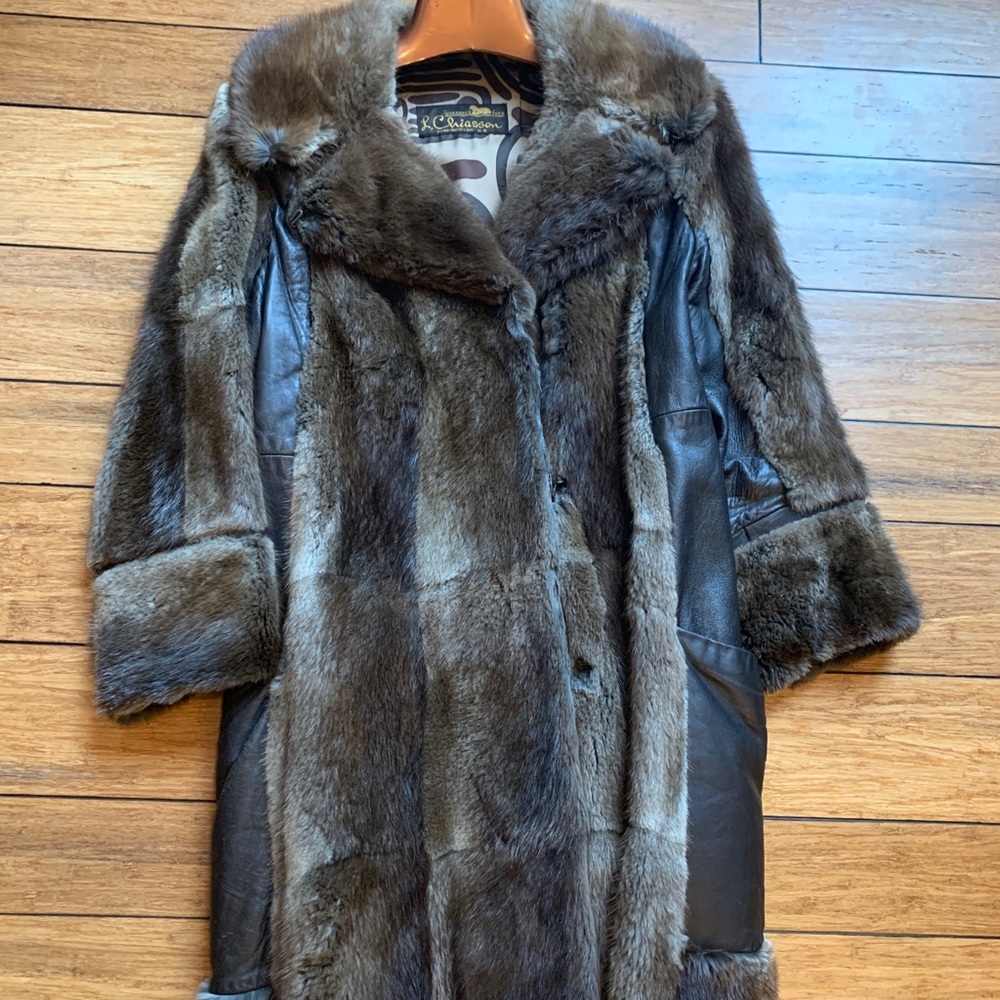 Vintage L.Chiasson NB Canadian Fur coat w/leather.